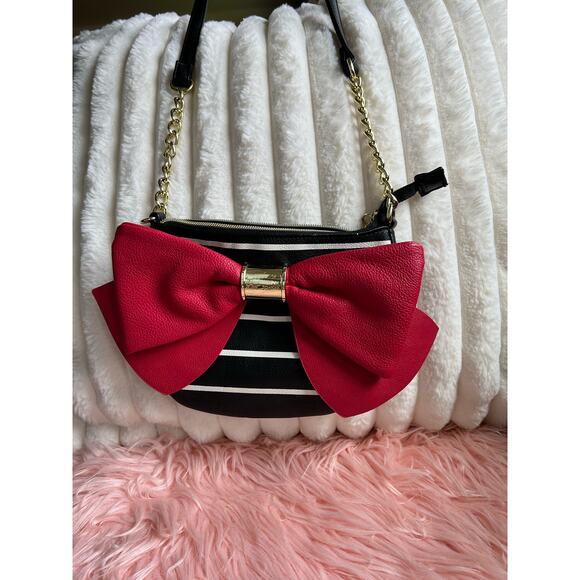 Betsey Johnson Striped Crossbody with Red Bow & Chain Strap - Picture 1 of 6